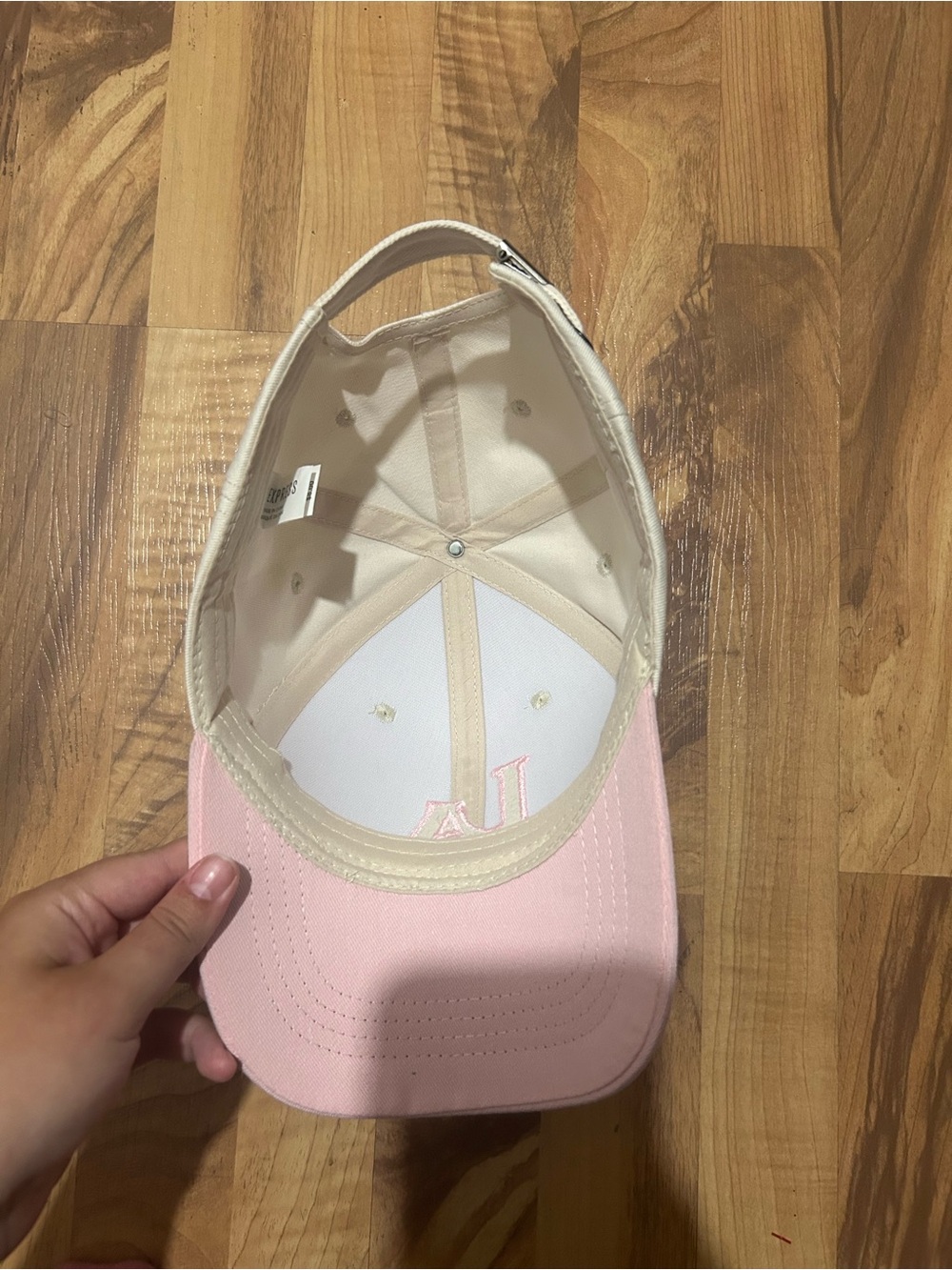 LA hat - Picture 2 of 3